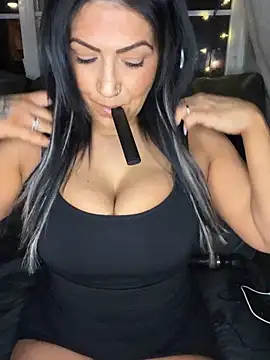 LittleMissEeve online show from 03-25-26, 01:39