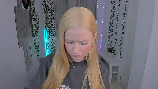 Laly Peach online show from 02-06-26, 07:15