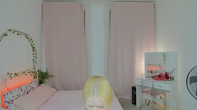 Laly Peach online show from 06-02-26, 11:43