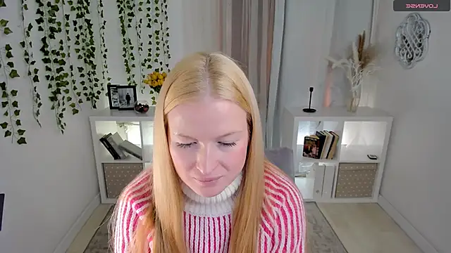 Laly Peach online show from 01-14-26, 01:04