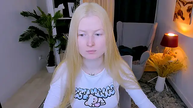 Laly Peach online show from 03-07-26, 06:20