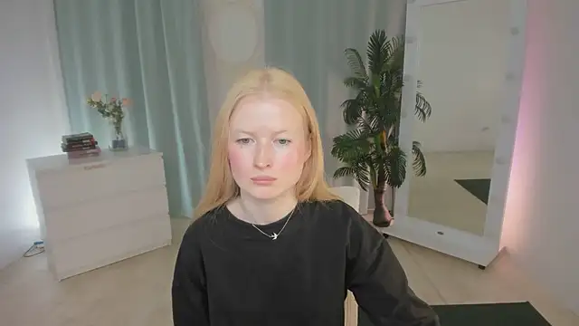 Laly Peach online show from 06-16-26, 11:54