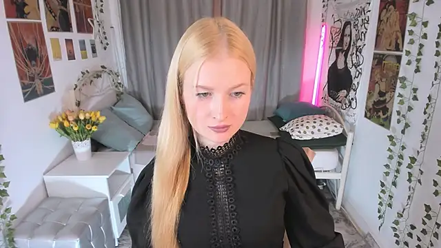 Laly Peach online show from 11-11-25, 04:02