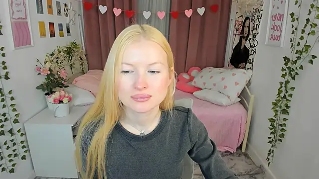 Laly Peach online show from 02-12-26, 08:36