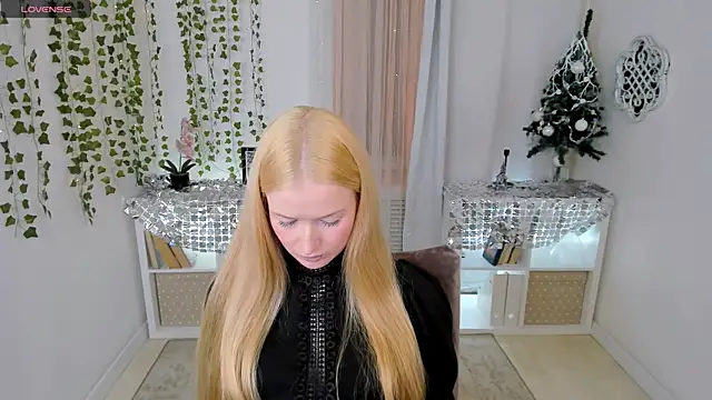 Laly Peach online show from 01-08-26, 01:50