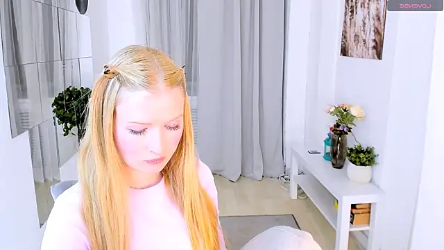 Laly Peach online show from 10-07-25, 04:08