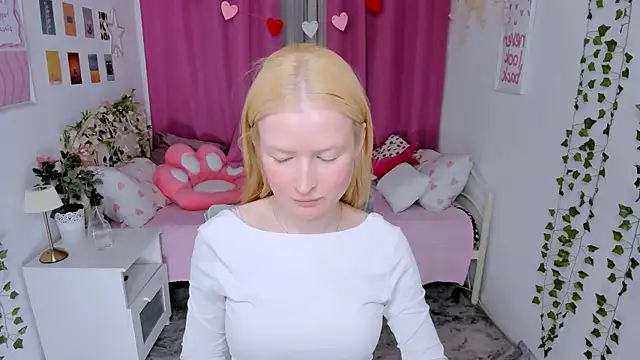 Laly Peach online show from 06-07-26, 06:51