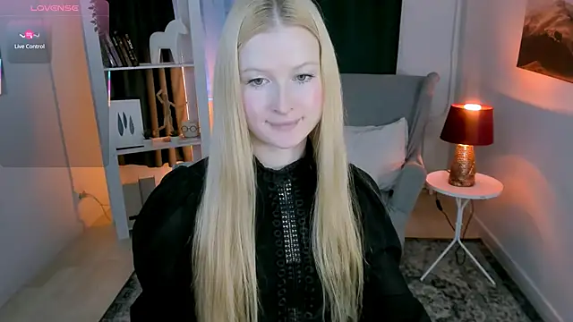 Laly Peach online show from 11-03-25, 11:03