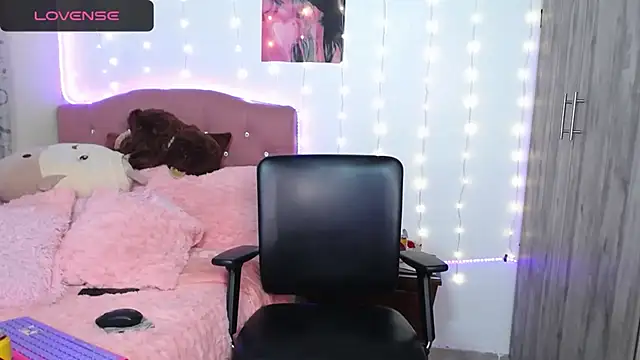 camy doll online show from 12-14-25, 01:12