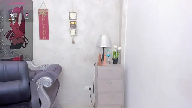 katherin cruz  online show from 10-29-25, 01:21