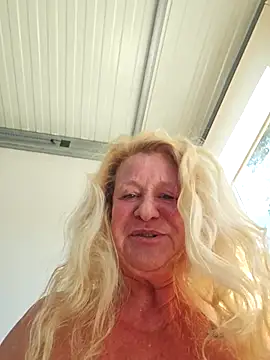 Snapshot of THESensualhorny chatting on 09-09-25, 02:15 THESensualhorny online show from 09-09-25, 02:15