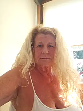Snapshot of THESensualhorny chatting on 10-07-25, 02:18 THESensualhorny online show from 10-07-25, 02:18