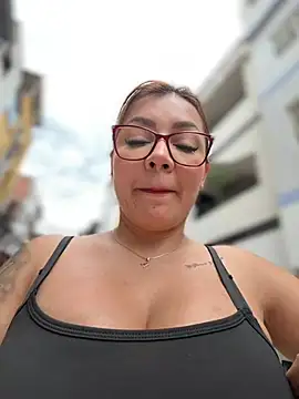 Snapshot of DIANITA_1988 chatting on 07-13-26, 05:56 DIANITA 1988 online show from 07-13-26, 05:56