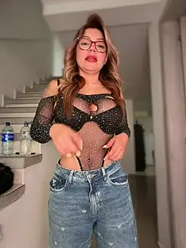 Snapshot of DIANITA_1988 chatting on 06-15-26, 03:55 DIANITA 1988 online show from 06-15-26, 03:55