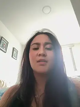 Nina lovi online show from 05-05-26, 09:07