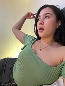 Nina lovi online show from 01-28-25, 03:15