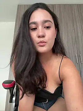 Nina lovi online show from 06-16-26, 10:10