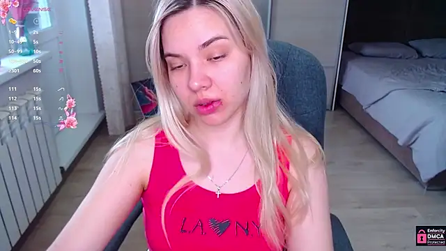 Snapshot of Lana__Nova chatting on 05-17-26, 06:35 Lana Nova online show from 05-17-26, 06:35