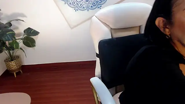 mom xxx online show from 02-09-26, 10:30