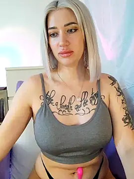 Snapshot of Fuck-Gina chatting on 05-23-26, 05:17 Fuck-Gina online show from 05-23-26, 05:17