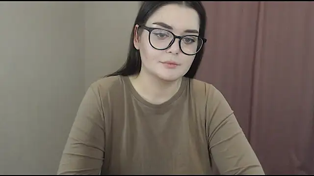 Snapshot of ohhhMie chatting on 02-26-25, 06:04 ohhhMie online show from 02-26-25, 06:04