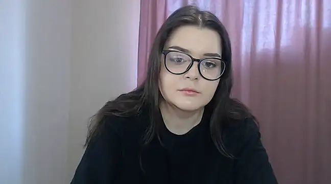 Snapshot of ohhhMie chatting on 03-15-25, 06:25 ohhhMie online show from 03-15-25, 06:25