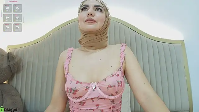 dalilasaadi  online show from 10-20-25, 04:29