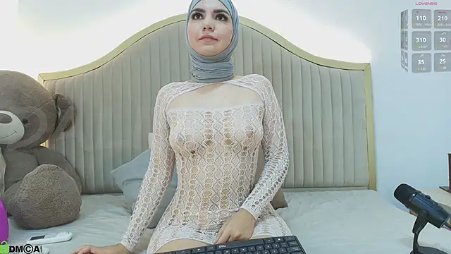 dalilasaadi  online show from 10-13-25, 05:03