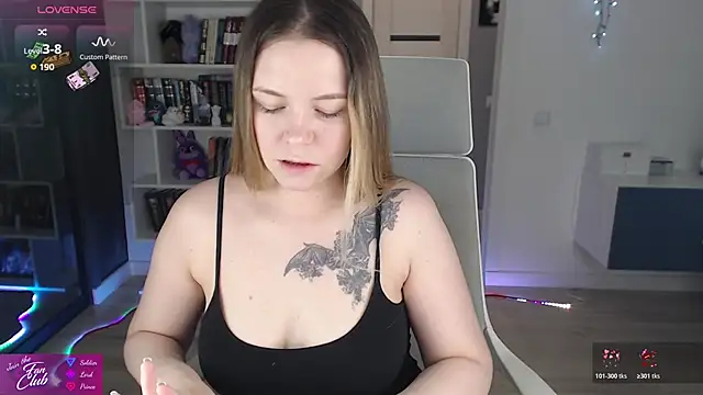 Emma Bryan online show from 05-10-26, 05:26