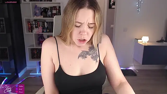 Emma Bryan online show from 12-14-25, 08:36