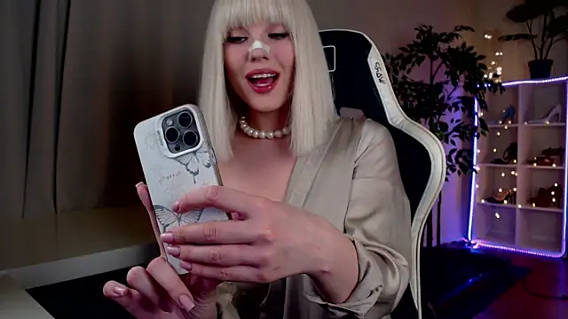 Queensy Sins online show from 03-01-26, 05:02