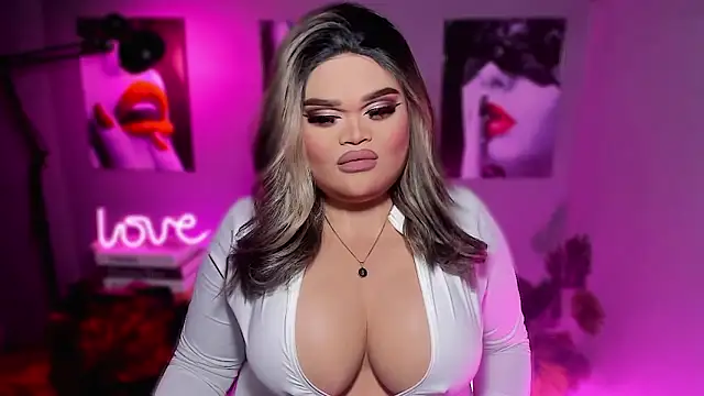 KarolinaThompson online show from 12-16-25, 07:01