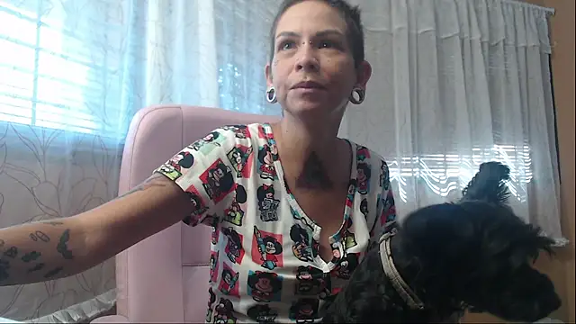 Snapshot of moon_cat85 chatting on 03-20-26, 12:50 moon cat85 online show from 03-20-26, 12:50