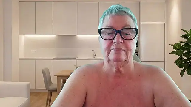 Snapshot of GrannyChrissy68 chatting on 06-11-26, 09:23 GrannyChrissy68 online show from 06-11-26, 09:23