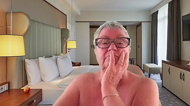 Snapshot of GrannyChrissy68 chatting on 06-09-26, 01:23 GrannyChrissy68 online show from 06-09-26, 01:23