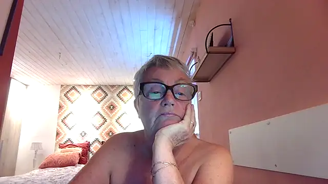Snapshot of GrannyChrissy68 chatting on 09-14-25, 01:33 GrannyChrissy68 online show from 09-14-25, 01:33