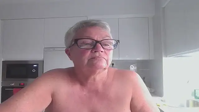 Snapshot of GrannyChrissy68 chatting on 10-09-25, 07:47 GrannyChrissy68 online show from 10-09-25, 07:47