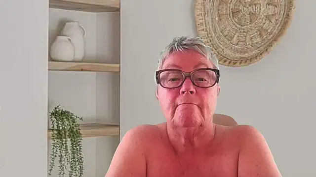 Snapshot of GrannyChrissy68 chatting on 06-08-26, 10:10 GrannyChrissy68 online show from 06-08-26, 10:10