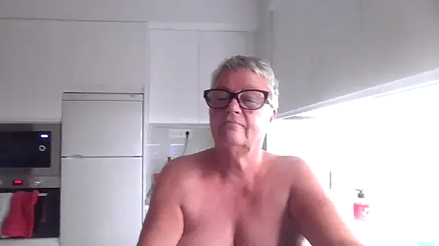 Snapshot of GrannyChrissy68 chatting on 10-16-25, 09:56 GrannyChrissy68 online show from 10-16-25, 09:56