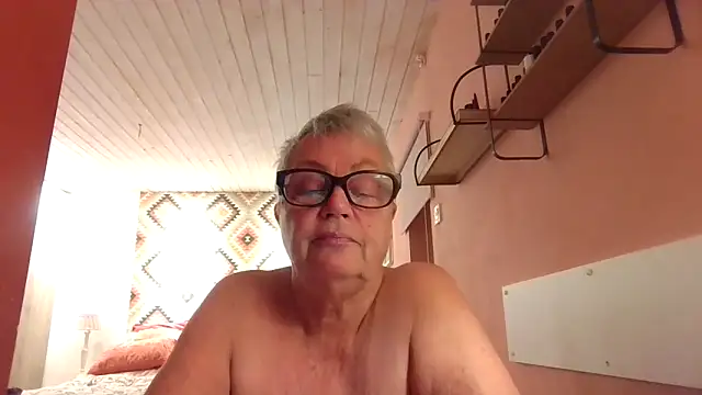 GrannyChrissy68 online show from 12-04-25, 03:00