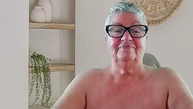 Snapshot of GrannyChrissy68 chatting on 07-08-26, 10:54 GrannyChrissy68 online show from 07-08-26, 10:54