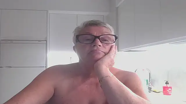 Snapshot of GrannyChrissy68 chatting on 10-14-25, 09:36 GrannyChrissy68 online show from 10-14-25, 09:36