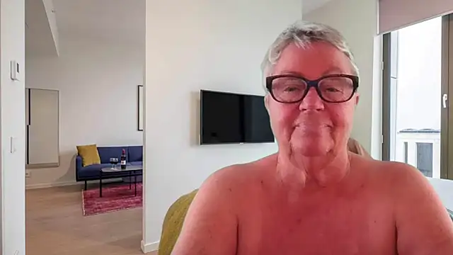 GrannyChrissy68 online show from 05-04-26, 02:20