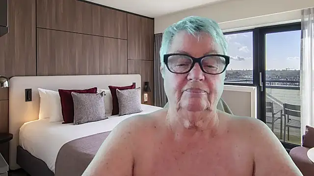 Snapshot of GrannyChrissy68 chatting on 06-04-26, 12:32 GrannyChrissy68 online show from 06-04-26, 12:32