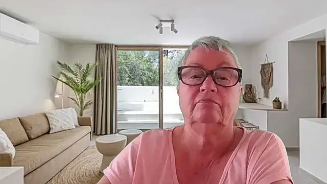 GrannyChrissy68 online show from 05-12-26, 01:17