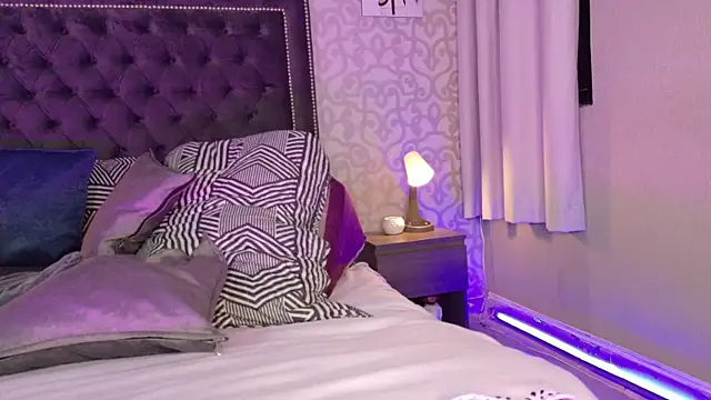 Snapshot of MariiePrice chatting on 12-31-24, 06:05 MariiePrice online show from 12-31-24, 06:05