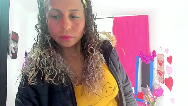 Snapshot of samantha__smile chatting on 02-16-25, 04:20 samantha  smile online show from 02-16-25, 04:20