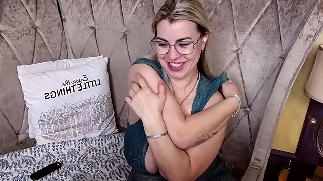 BustyGizelle online show from 03-11-26, 05:34