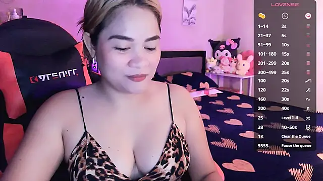 Snapshot of yenyen_ chatting on 07-08-26, 01:08 yenyen online show from 07-08-26, 01:08