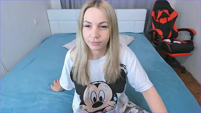 DreamGirl225 online show from 10-20-25, 07:20